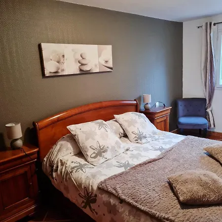 Spacieux Avec Piscine Partagee A Maurens 120 M² Apartment