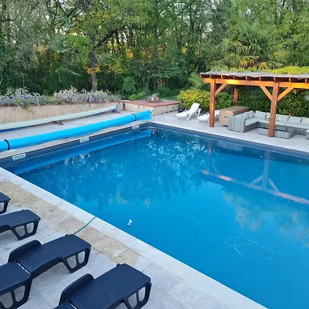 Spacieux Avec Piscine Partagee A Maurens 120 M² *