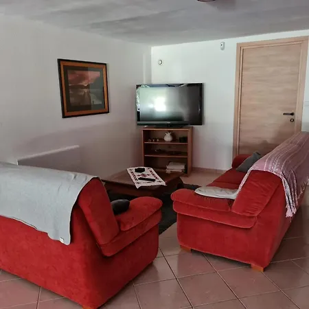 Spacieux Avec Piscine Partagee A Maurens 120 M² Apartment