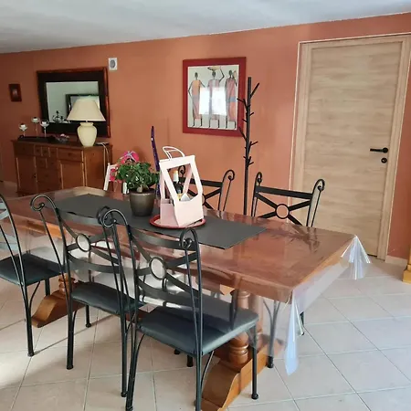 Spacieux Avec Piscine Partagee A Maurens 120 M² Maurens (Gers)