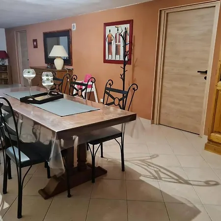 Apartment Spacieux Avec Piscine Partagee A Maurens 120 M²