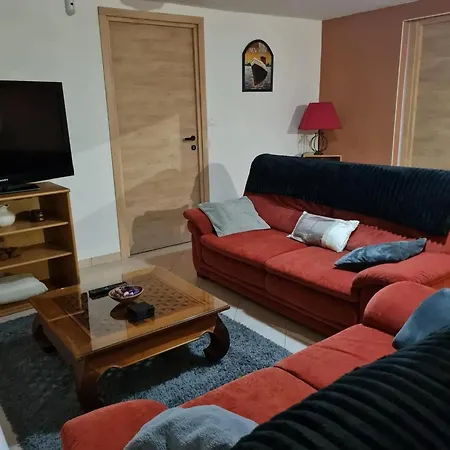 Spacieux Avec Piscine Partagee A Maurens 120 M² Apartment